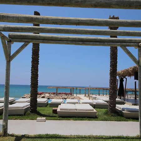 Lost At Sea Hotel Damour Buitenkant foto